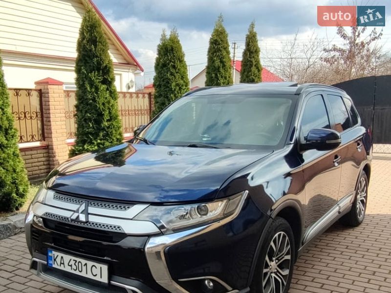 Внедорожник / Кроссовер Mitsubishi Outlander 2016 в Полтаве