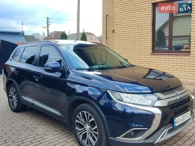 Внедорожник / Кроссовер Mitsubishi Outlander 2016 в Полтаве