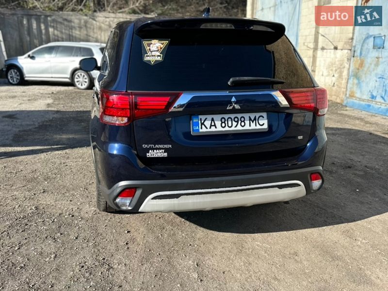 Внедорожник / Кроссовер Mitsubishi Outlander 2020 в Киеве