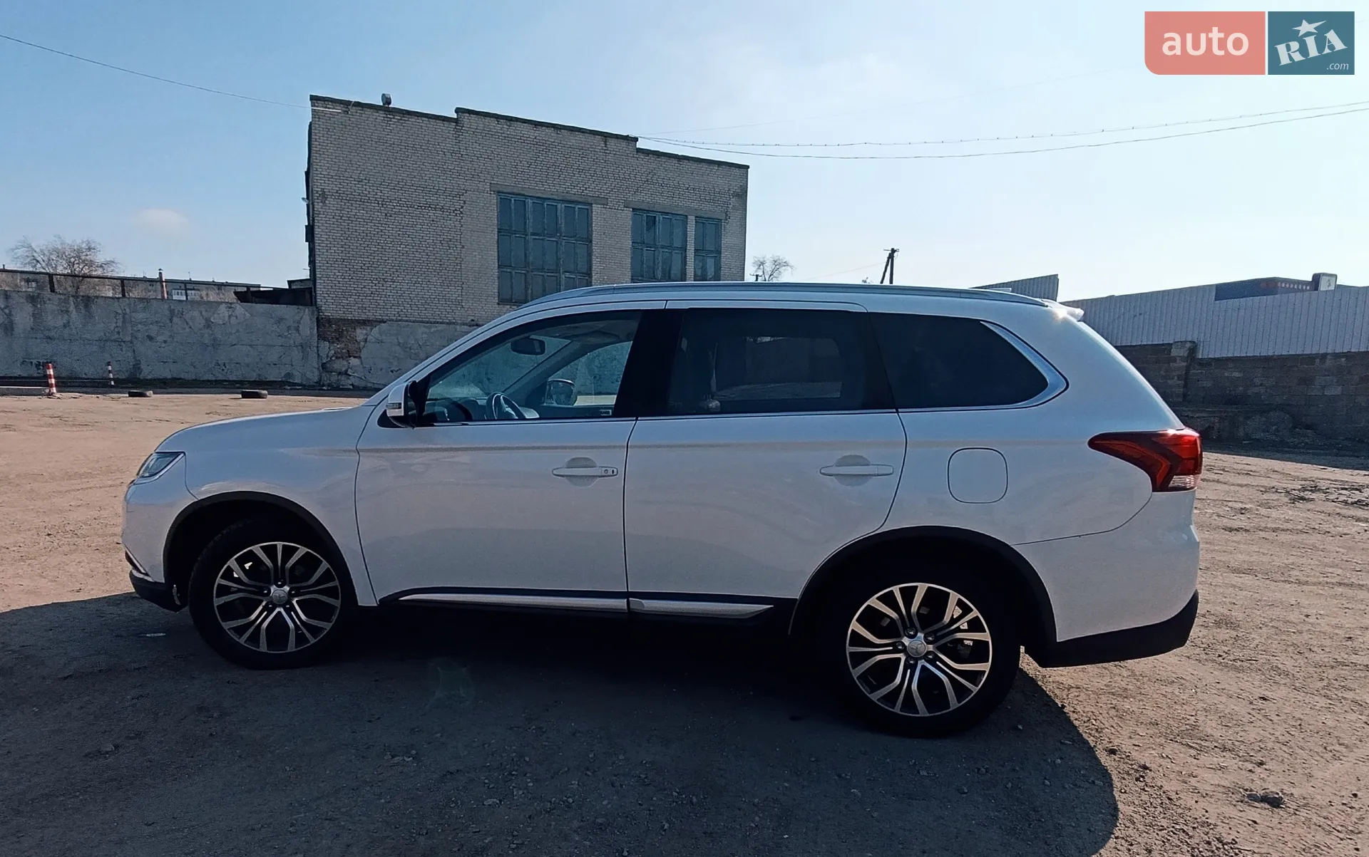 2017 Mitsubishi Outlander - мініатюра 2