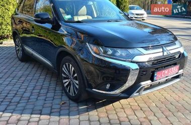 Внедорожник / Кроссовер Mitsubishi Outlander 2018 в Львове