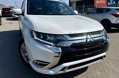 Позашляховик / Кросовер Mitsubishi Outlander 2020 в Львові