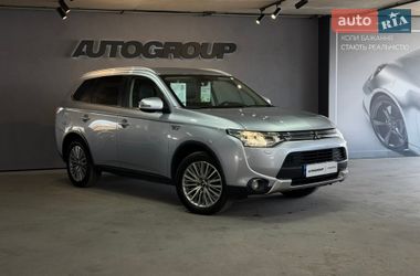 Внедорожник / Кроссовер Mitsubishi Outlander 2015 в Одессе