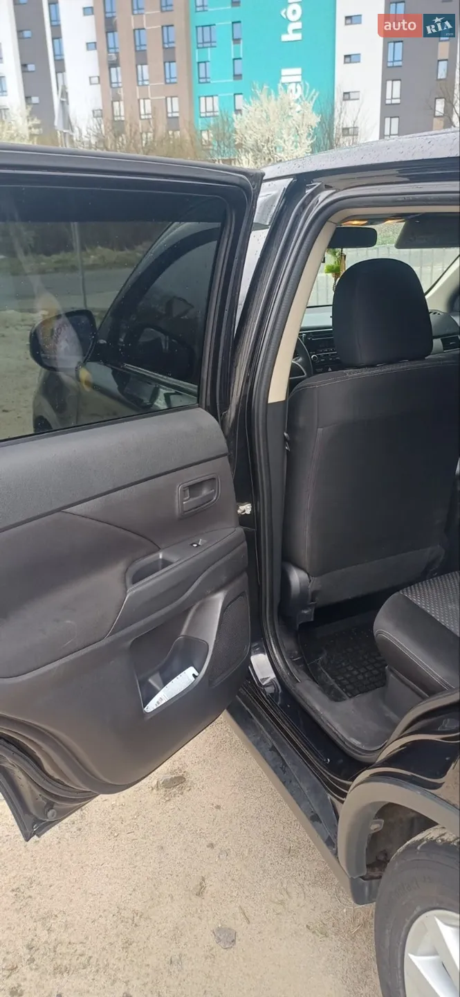 2015 Mitsubishi Outlander - мініатюра 11