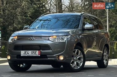 Позашляховик / Кросовер Mitsubishi Outlander 2015 в Дрогобичі