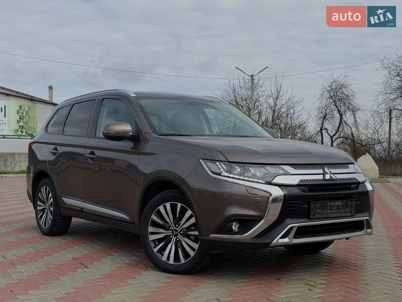 Mitsubishi Outlander 2021