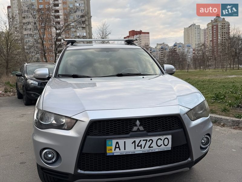 Mitsubishi Outlander 2011