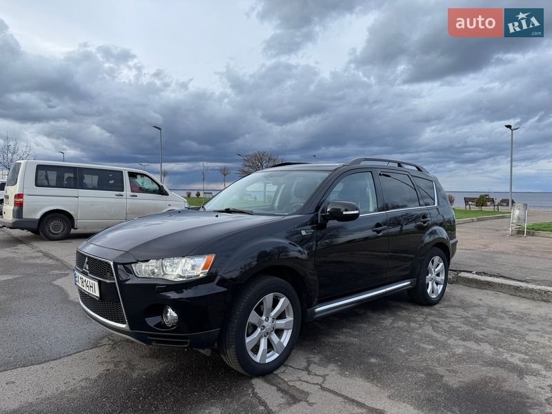 Внедорожник / Кроссовер Mitsubishi Outlander 2012 в Черкассах