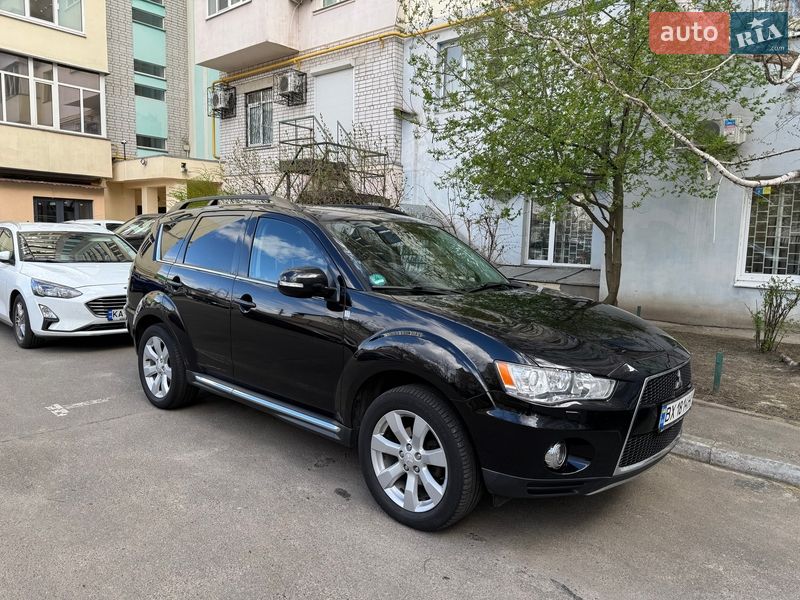 Внедорожник / Кроссовер Mitsubishi Outlander 2012 в Черкассах