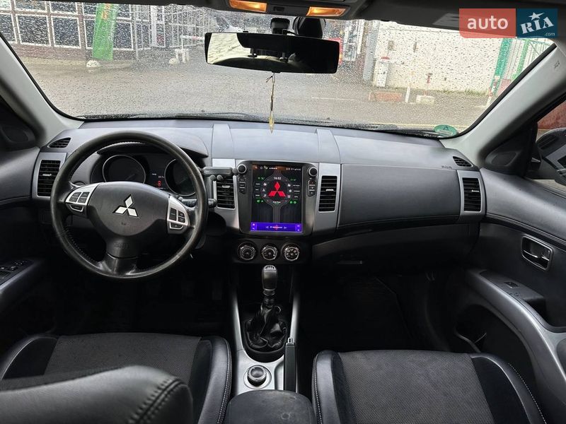 Позашляховик / Кросовер Mitsubishi Outlander 2011 в Львові