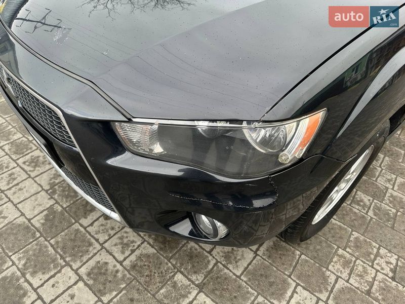 Позашляховик / Кросовер Mitsubishi Outlander 2011 в Львові