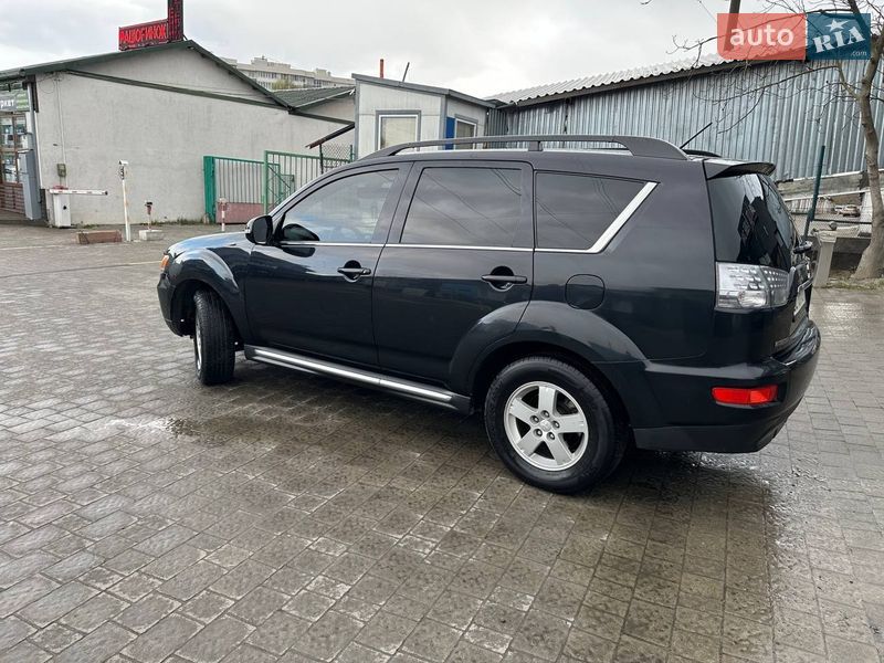 Позашляховик / Кросовер Mitsubishi Outlander 2011 в Львові