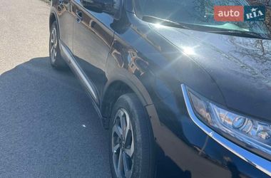 Позашляховик / Кросовер Mitsubishi Outlander 2017 в Хусті