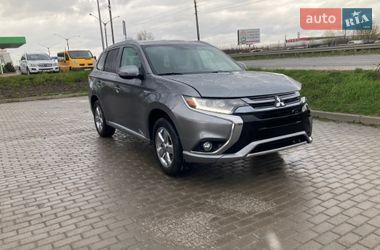 Позашляховик / Кросовер Mitsubishi Outlander 2018 в Львові