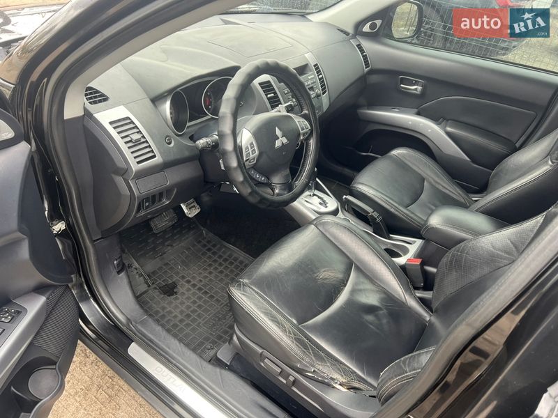Позашляховик / Кросовер Mitsubishi Outlander 2008 в Києві