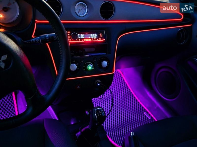 Внедорожник / Кроссовер Mitsubishi Outlander 2006 в Киеве