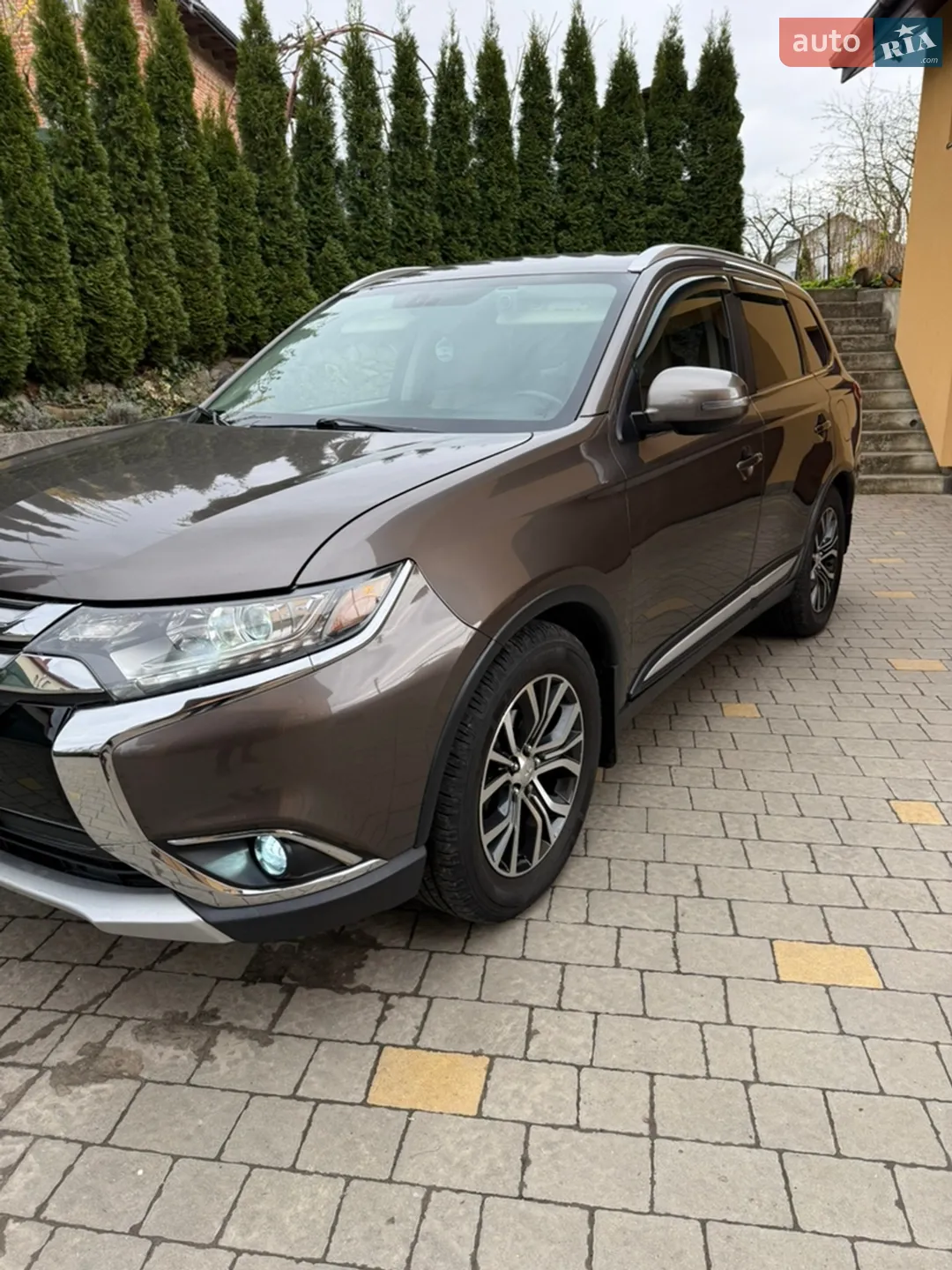 2017 Mitsubishi Outlander - мініатюра 3