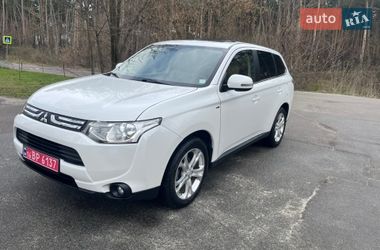 Внедорожник / Кроссовер Mitsubishi Outlander 2013 в Киеве