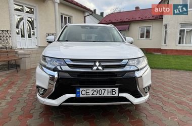 Позашляховик / Кросовер Mitsubishi Outlander 2017 в Чернівцях