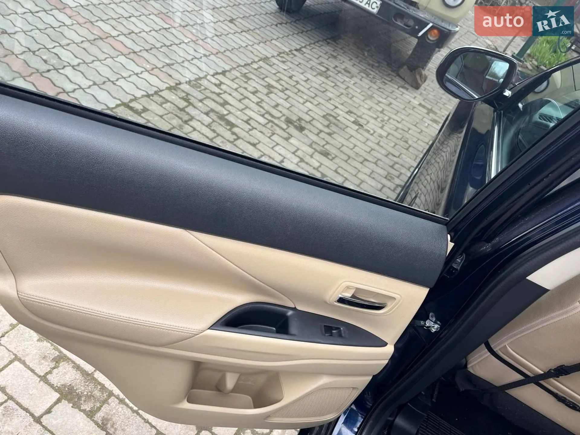 2013 Mitsubishi Outlander - мініатюра 8