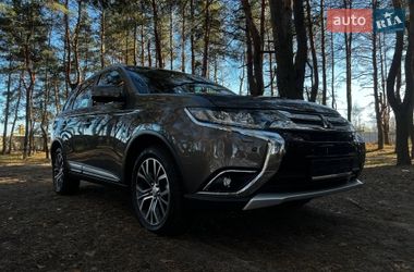 Позашляховик / Кросовер Mitsubishi Outlander 2017 в Зміїві