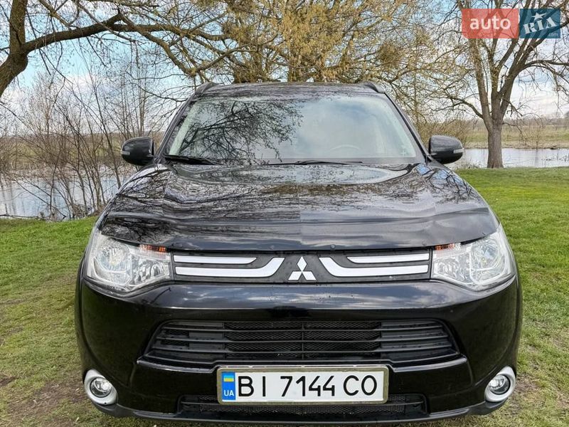 Позашляховик / Кросовер Mitsubishi Outlander 2012 в Гадячі