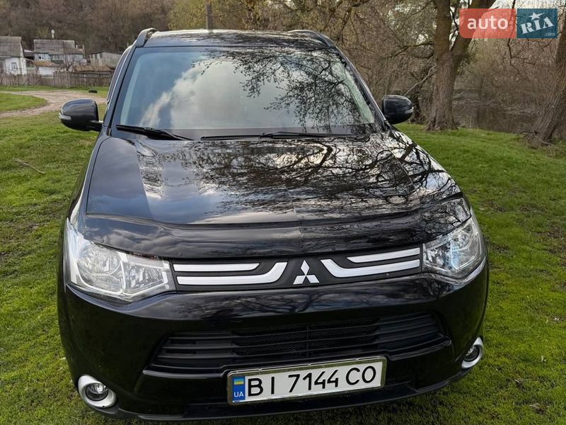 Позашляховик / Кросовер Mitsubishi Outlander 2012 в Гадячі