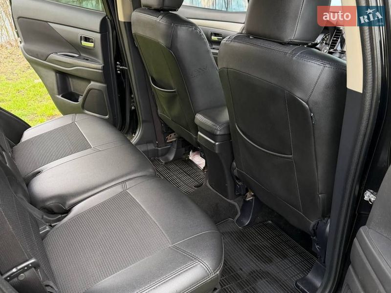Позашляховик / Кросовер Mitsubishi Outlander 2012 в Гадячі
