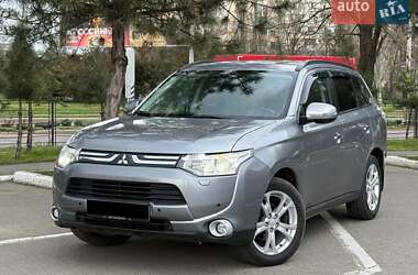 Внедорожник / Кроссовер Mitsubishi Outlander 2014 в Одессе