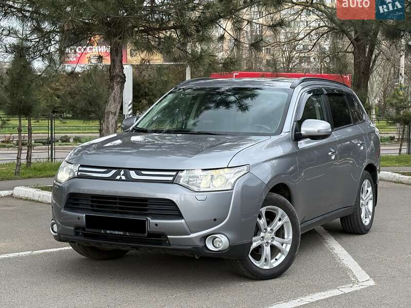 Mitsubishi Outlander 2014
