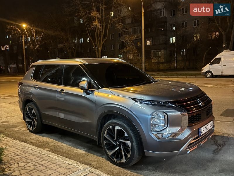 Внедорожник / Кроссовер Mitsubishi Outlander 2021 в Запорожье