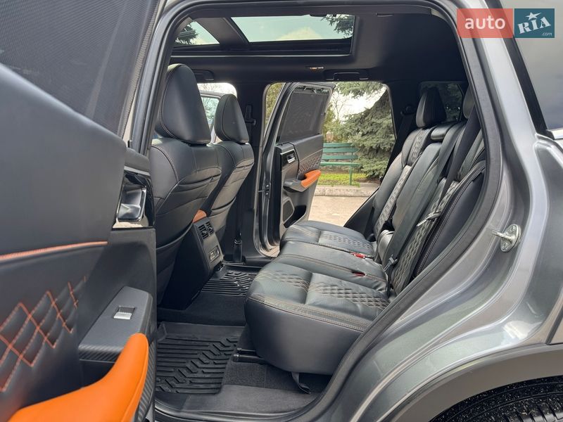 Внедорожник / Кроссовер Mitsubishi Outlander 2021 в Запорожье