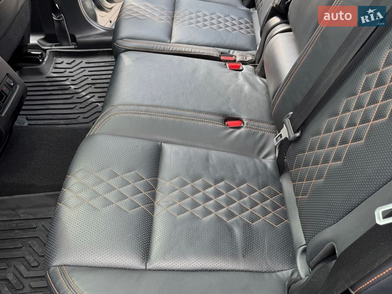 Внедорожник / Кроссовер Mitsubishi Outlander 2021 в Запорожье