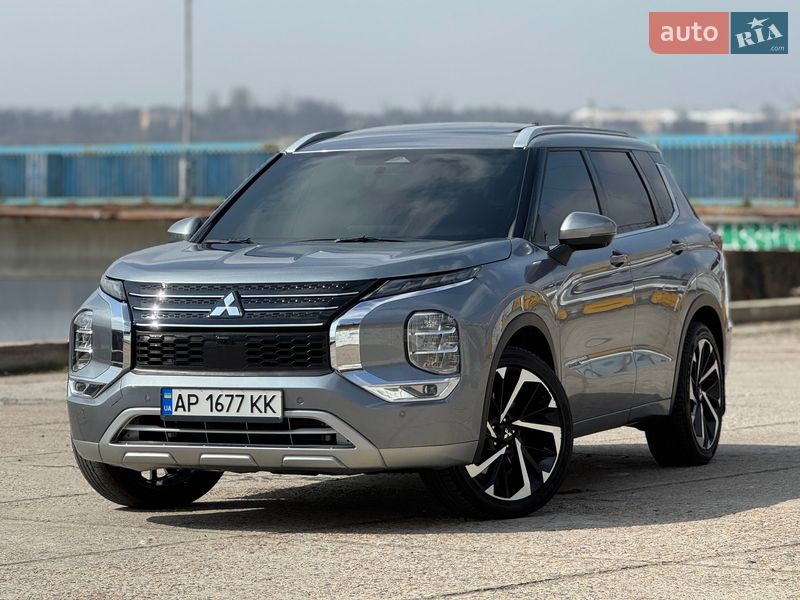 Внедорожник / Кроссовер Mitsubishi Outlander 2021 в Запорожье