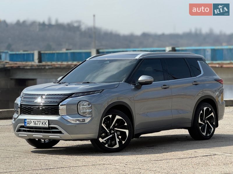 Внедорожник / Кроссовер Mitsubishi Outlander 2021 в Запорожье