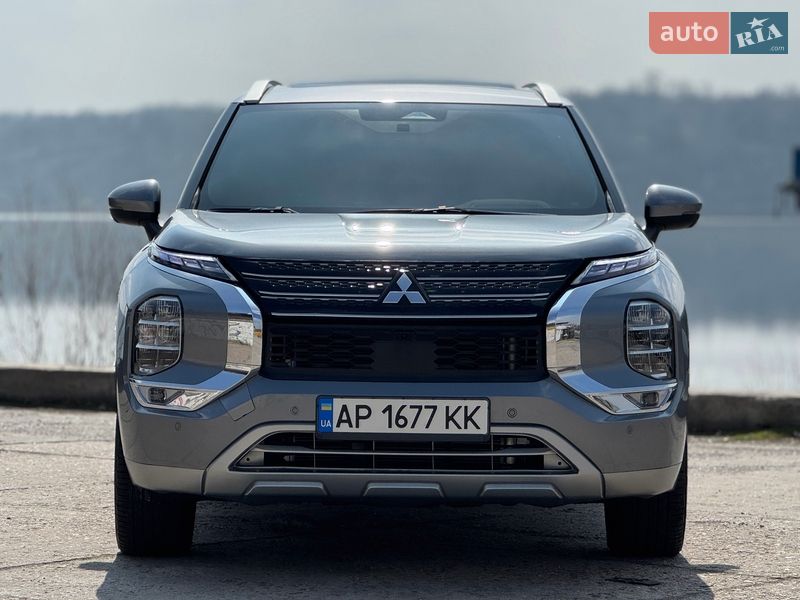 Внедорожник / Кроссовер Mitsubishi Outlander 2021 в Запорожье