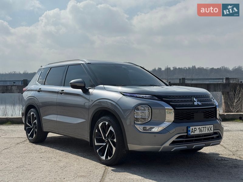 Внедорожник / Кроссовер Mitsubishi Outlander 2021 в Запорожье