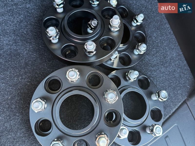 Внедорожник / Кроссовер Mitsubishi Outlander 2021 в Запорожье