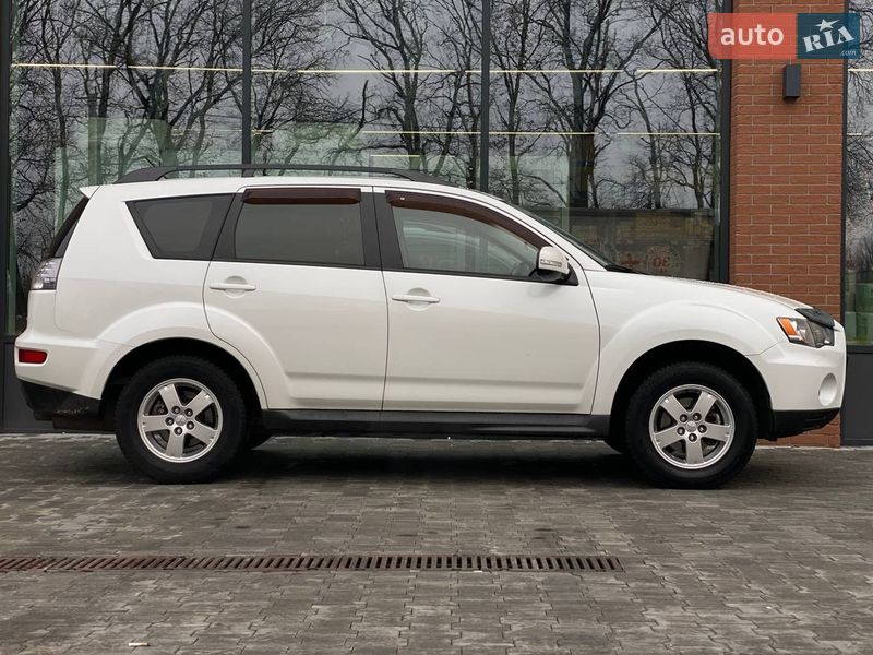 Внедорожник / Кроссовер Mitsubishi Outlander 2011 в Киеве