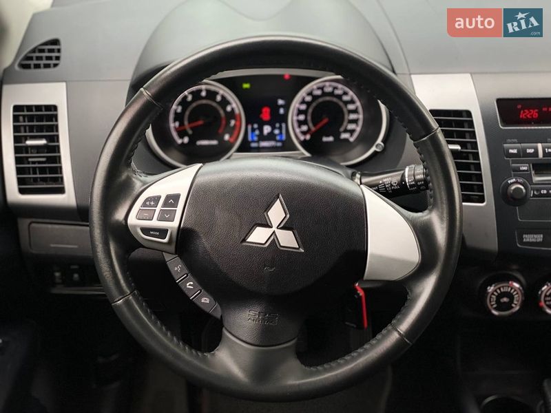 Внедорожник / Кроссовер Mitsubishi Outlander 2011 в Киеве