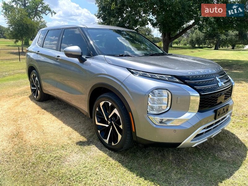 Внедорожник / Кроссовер Mitsubishi Outlander 2021 в Чернигове