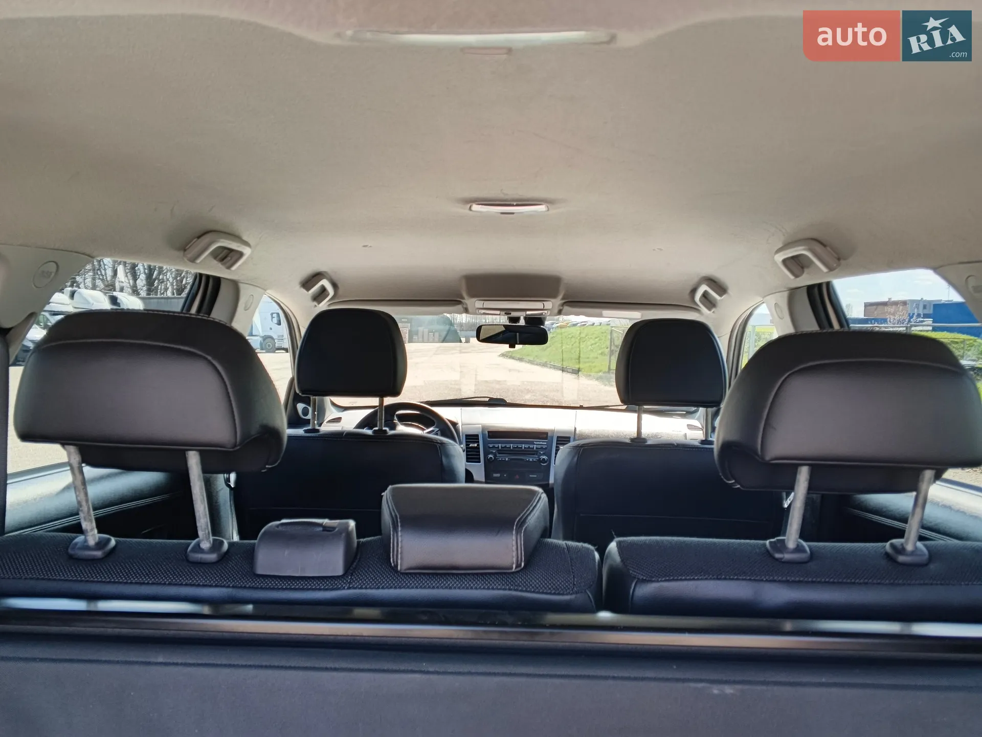 2010 Mitsubishi Outlander - мініатюра 13