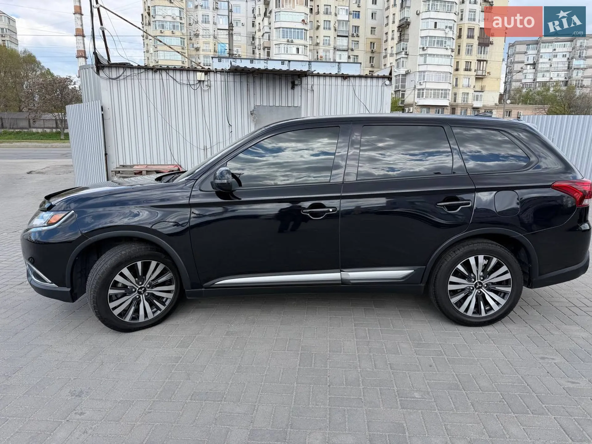2019 Mitsubishi Outlander - мініатюра 3