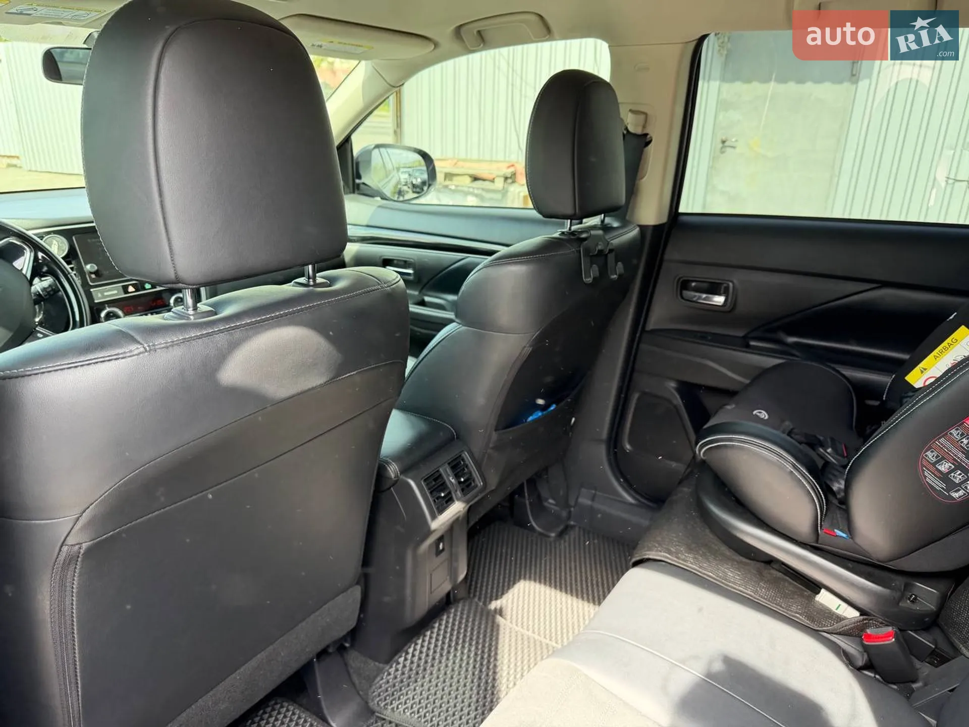 2019 Mitsubishi Outlander - мініатюра 11