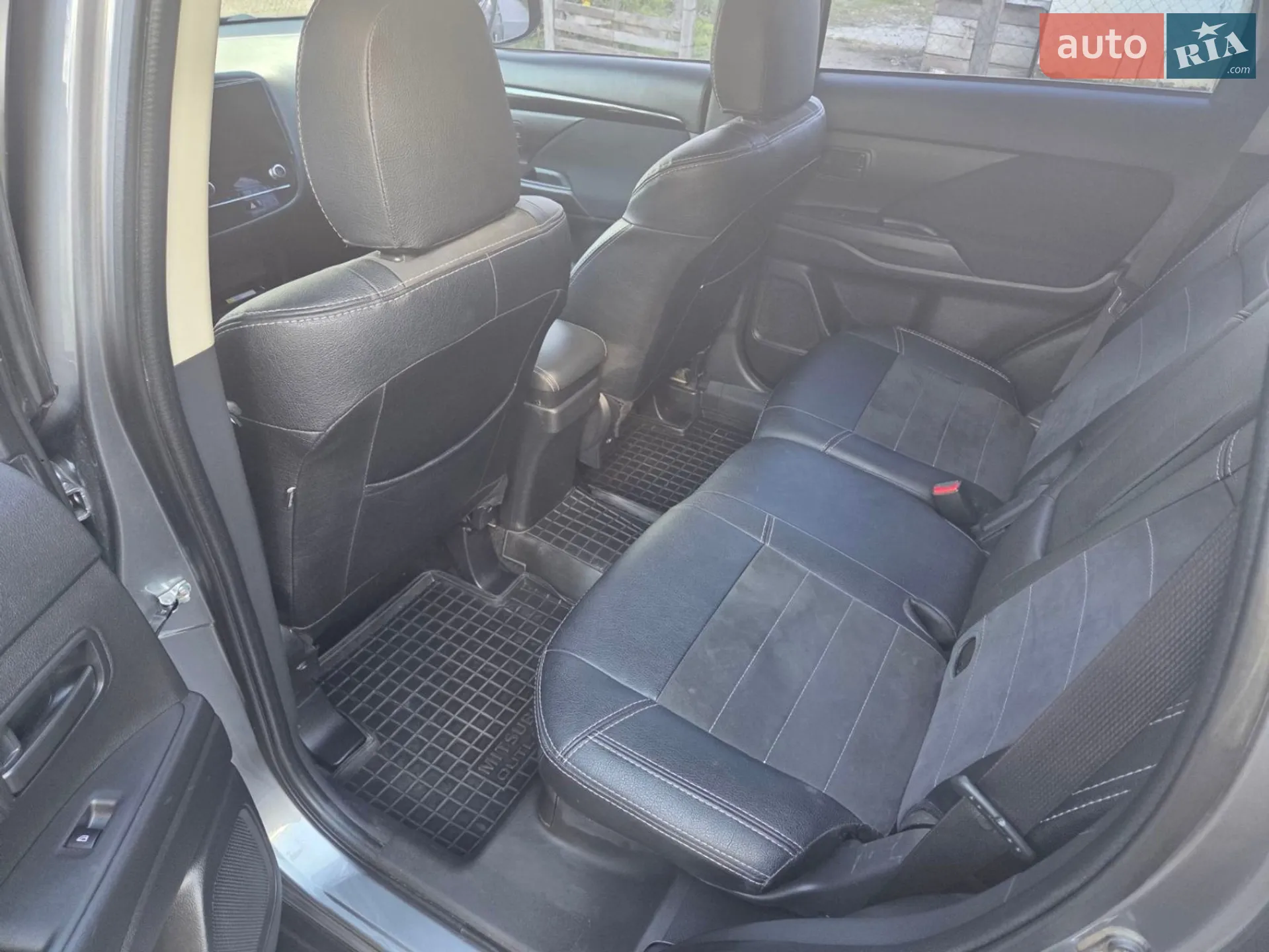 2021 Mitsubishi Outlander - мініатюра 15