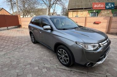 Внедорожник / Кроссовер Mitsubishi Outlander 2015 в Фастове