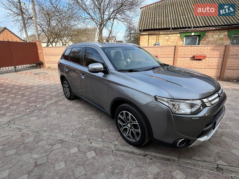 Mitsubishi Outlander 2015