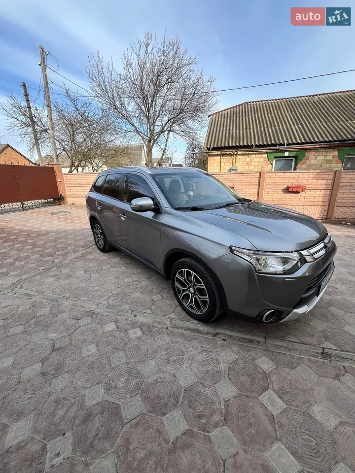 2016 Mitsubishi Outlander - мініатюра 33
