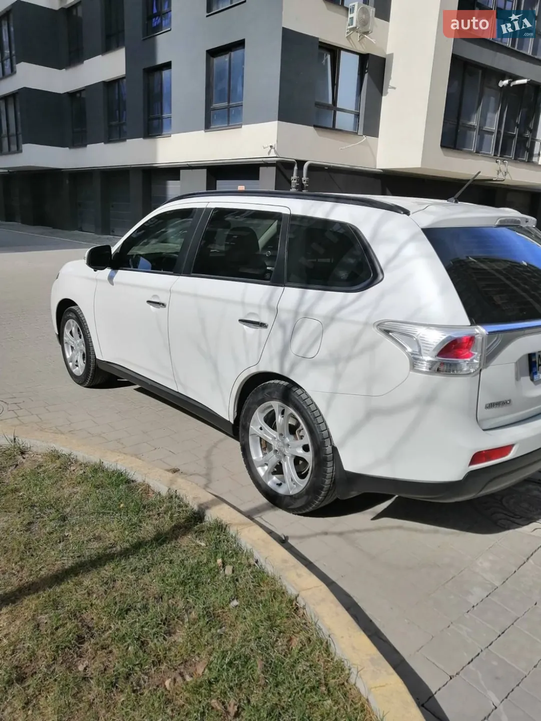 2013 Mitsubishi Outlander - мініатюра 2