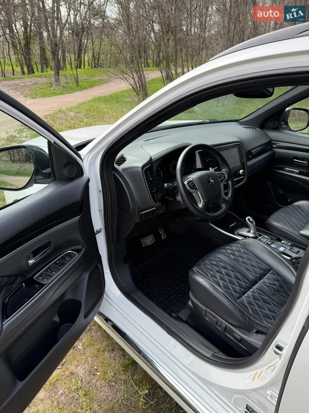 2022 Mitsubishi Outlander - мініатюра 15
